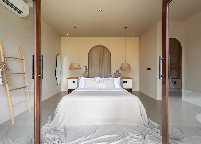 Lunara Luxury 1br Private Pool In Canggu *